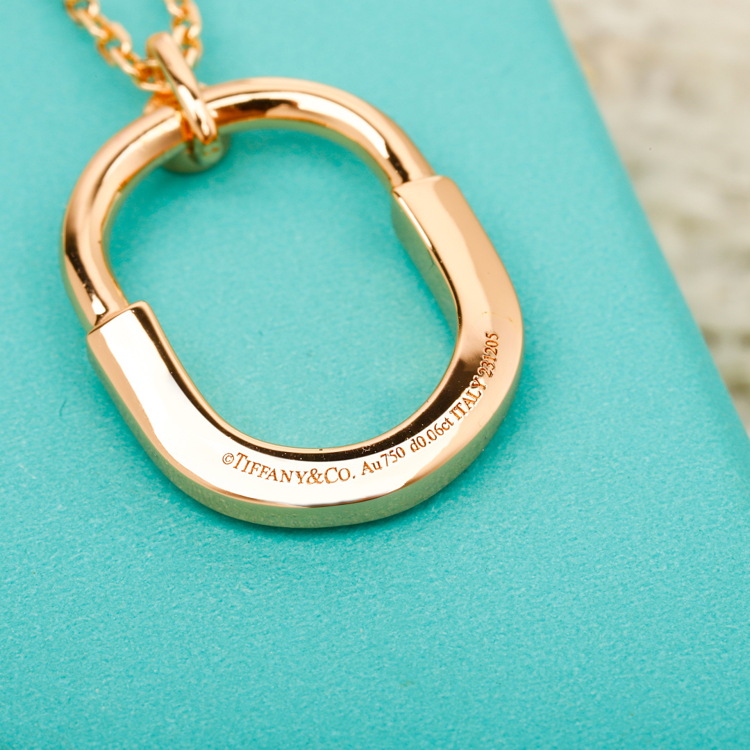 【】Lock单钻项链，可订做真金真钻，只做对版官网真金货，Pk市面各种金货❗️量大咨询客Fu项链以粉色蓝