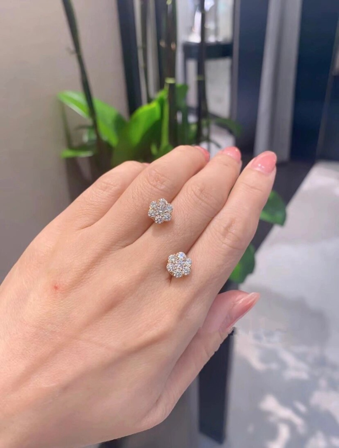 【】Fleurette耳钉 ，可订做18K真金真钻版，只做对版真金货，价询客FuFleurette系列饰