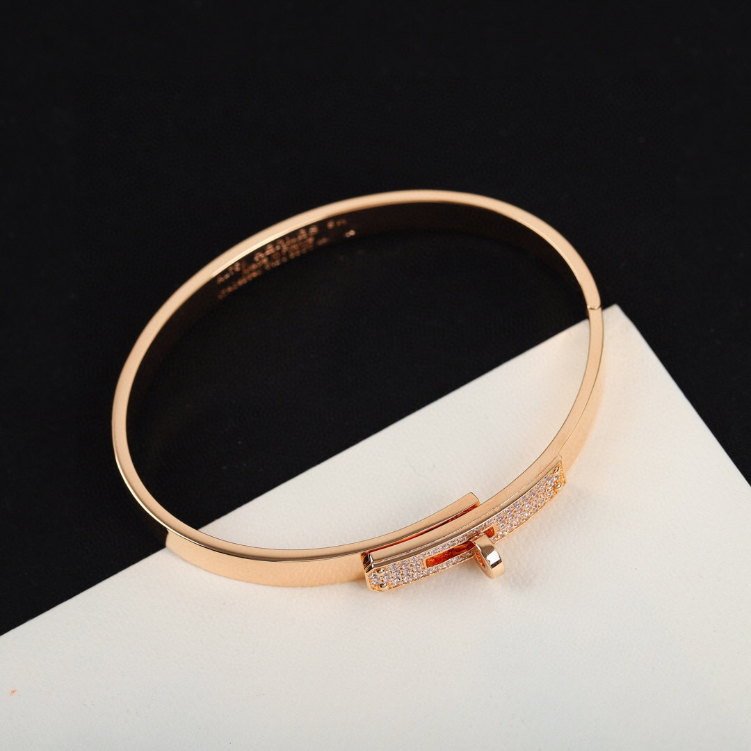 【】【灭世版Kelly手镯来袭】【精工性价比版】终于出货了，满满的心血，所有五金均为精雕机出件的，而非倒