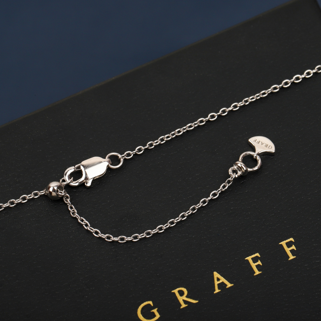 【】方糖项链，可订做真金真钻，只做对版官网真金货，Pk市面各种金货❗️量大咨询客Fu隽永典雅的吊坠镶嵌祖