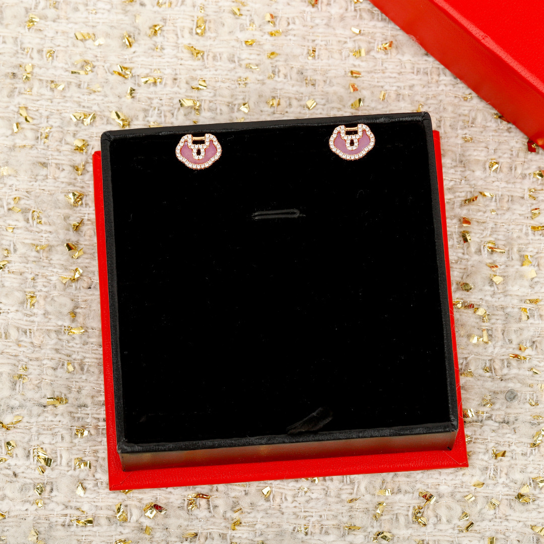 【】如意锁耳钉，可订做真金真钻，只做对版官网真金货，Pk市面各种金货❗️量大咨询客FuPetite Yu