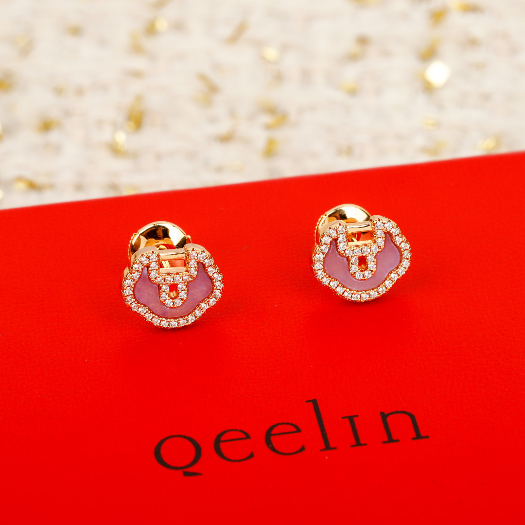 【】如意锁耳钉，可订做真金真钻，只做对版官网真金货，Pk市面各种金货❗️量大咨询客FuPetite Yu