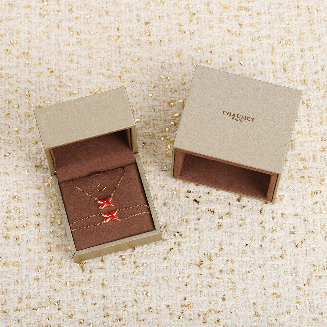 【】 liens交叉项链官网10800，认准唯一一家购入珠宝类官网开发的，可以订制真金真钻，量大咨询客F