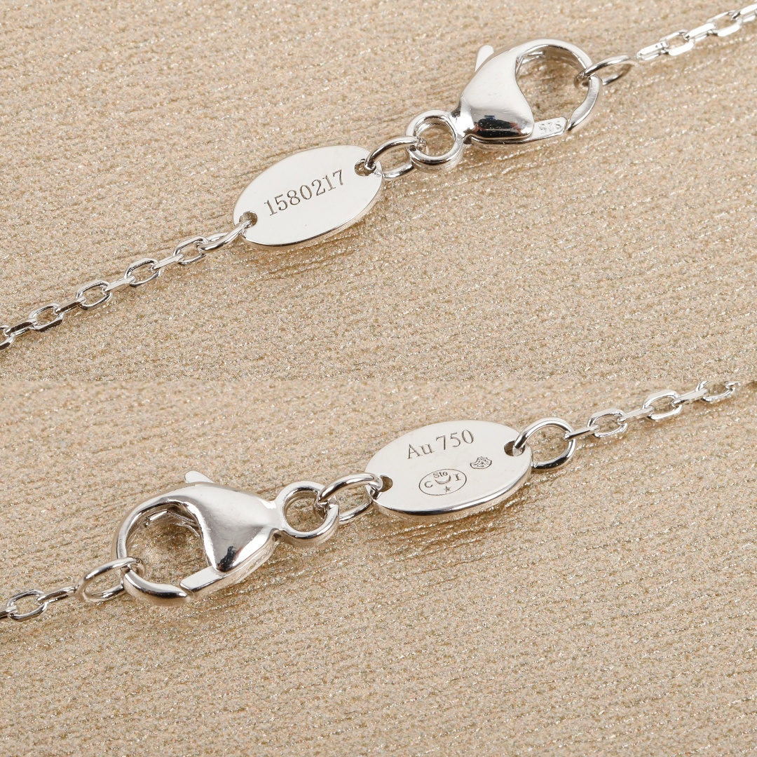 【】 liens交叉项链官网10800，认准唯一一家购入珠宝类官网开发的，可以订制真金真钻，量大咨询客F