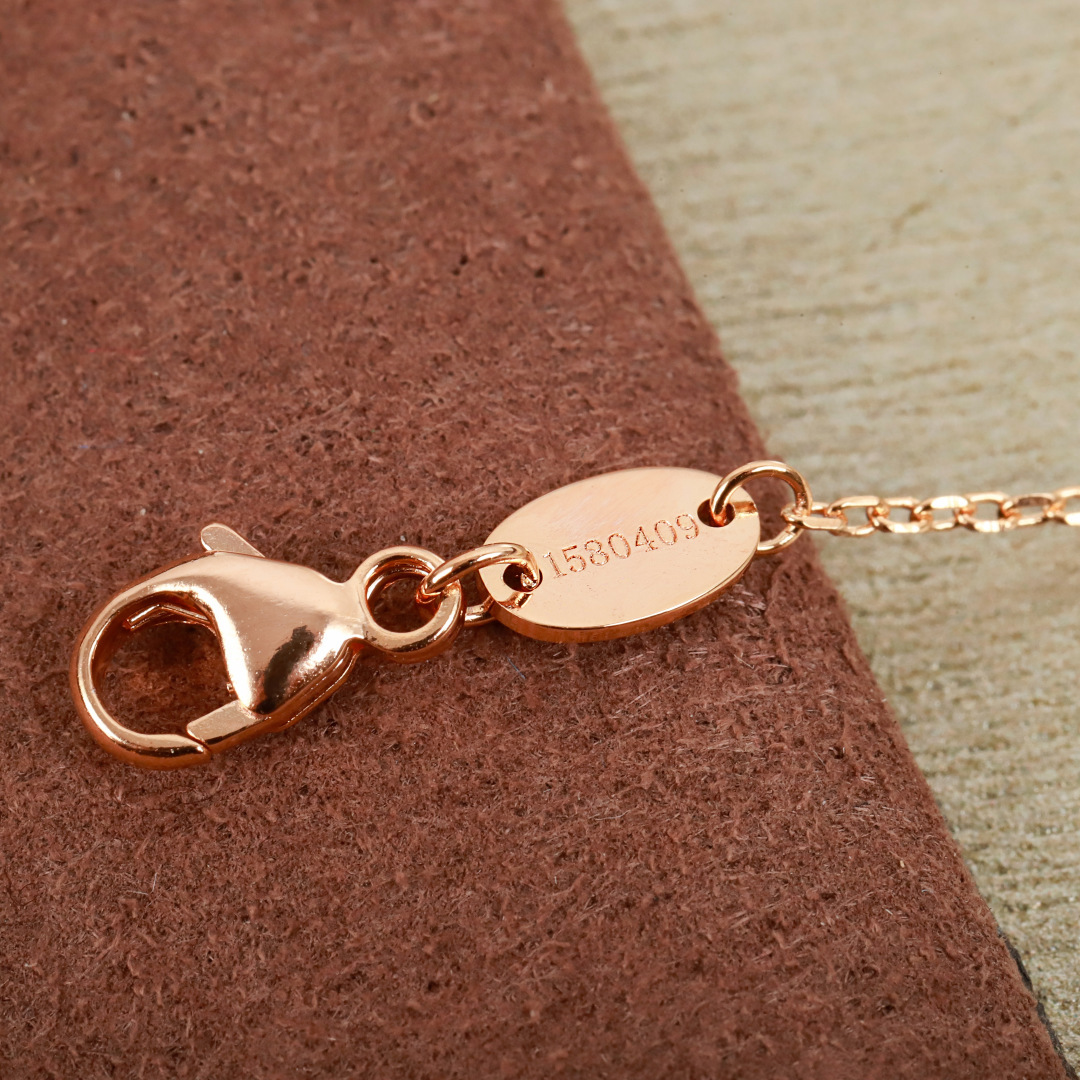 【】 liens交叉项链官网10800，认准唯一一家购入珠宝类官网开发的，可以订制真金真钻，量大咨询客F