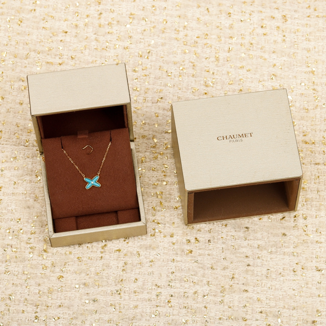 【】 liens交叉项链官网10800，认准唯一一家购入珠宝类官网开发的，可以订制真金真钻，量大咨询客F