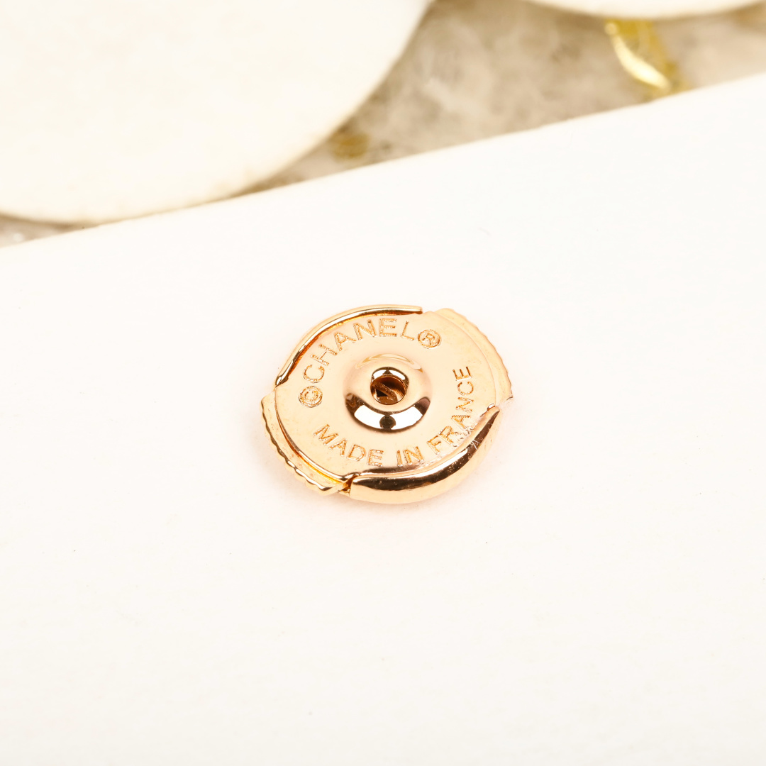 【】水滴耳环官网 。80 200+ 可订做真金真钻，只做对版官网真金货，Pk市面各种金货❗️【chane