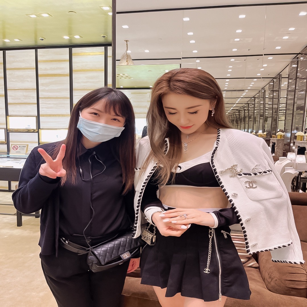 【】水滴耳环官网 。80 200+ 可订做真金真钻，只做对版官网真金货，Pk市面各种金货❗️【chane