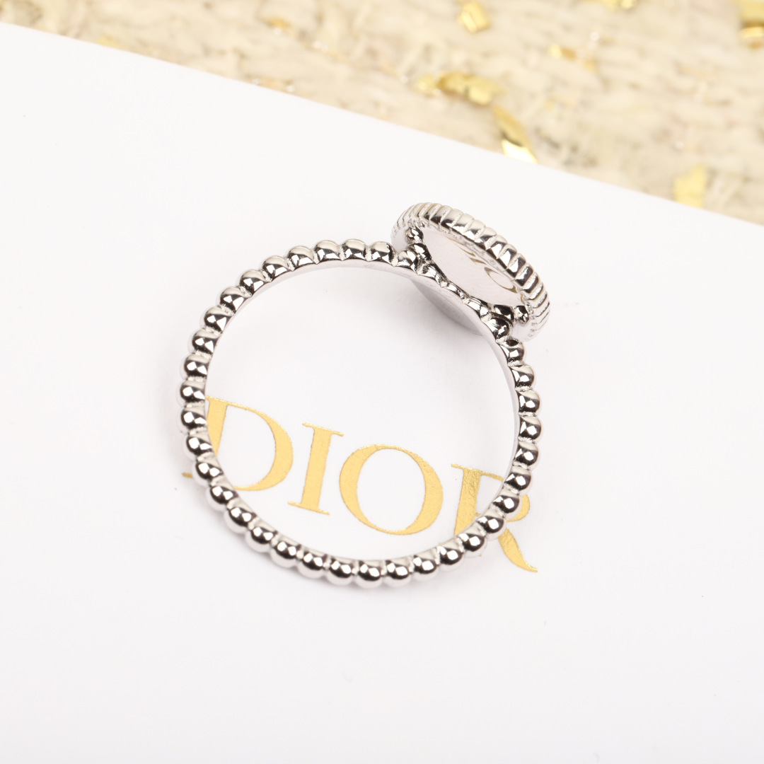 【】罗盘戒指，可订做18K真金真钻版，只做对版真金货，价询客Fu，Pk市面各种金货❗️维多利娅·德卡斯特