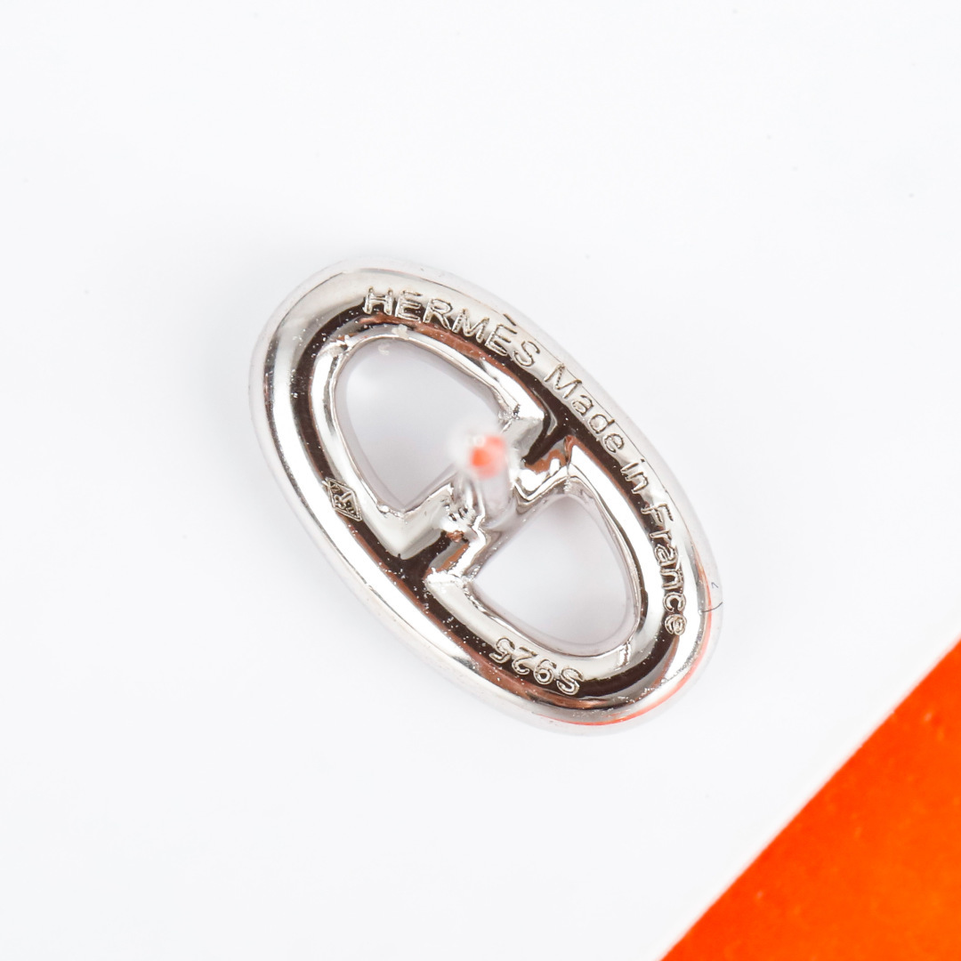 【】官网2950+认准唯一一家真正用珠宝类官网开发的，可订做真金版，价询客Fu❗️可爱 猪鼻子 耳钉材质