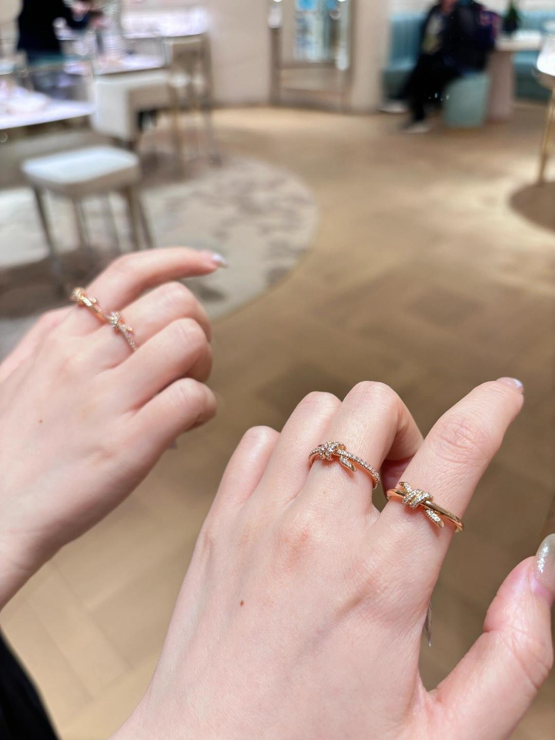 【】Knot满钻戒指，可订做真金真钻，Pk市面各种金货❗️量大咨询客Fu【Knot戒指】很精致，也不会过