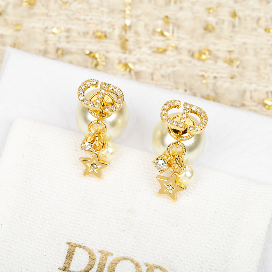 디올 귀걸이 133791 Dior Earrings 썸네일 이미지