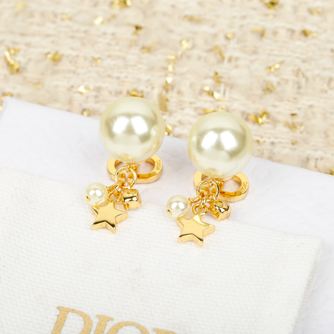 디올 귀걸이 133791 Dior Earrings 썸네일 이미지