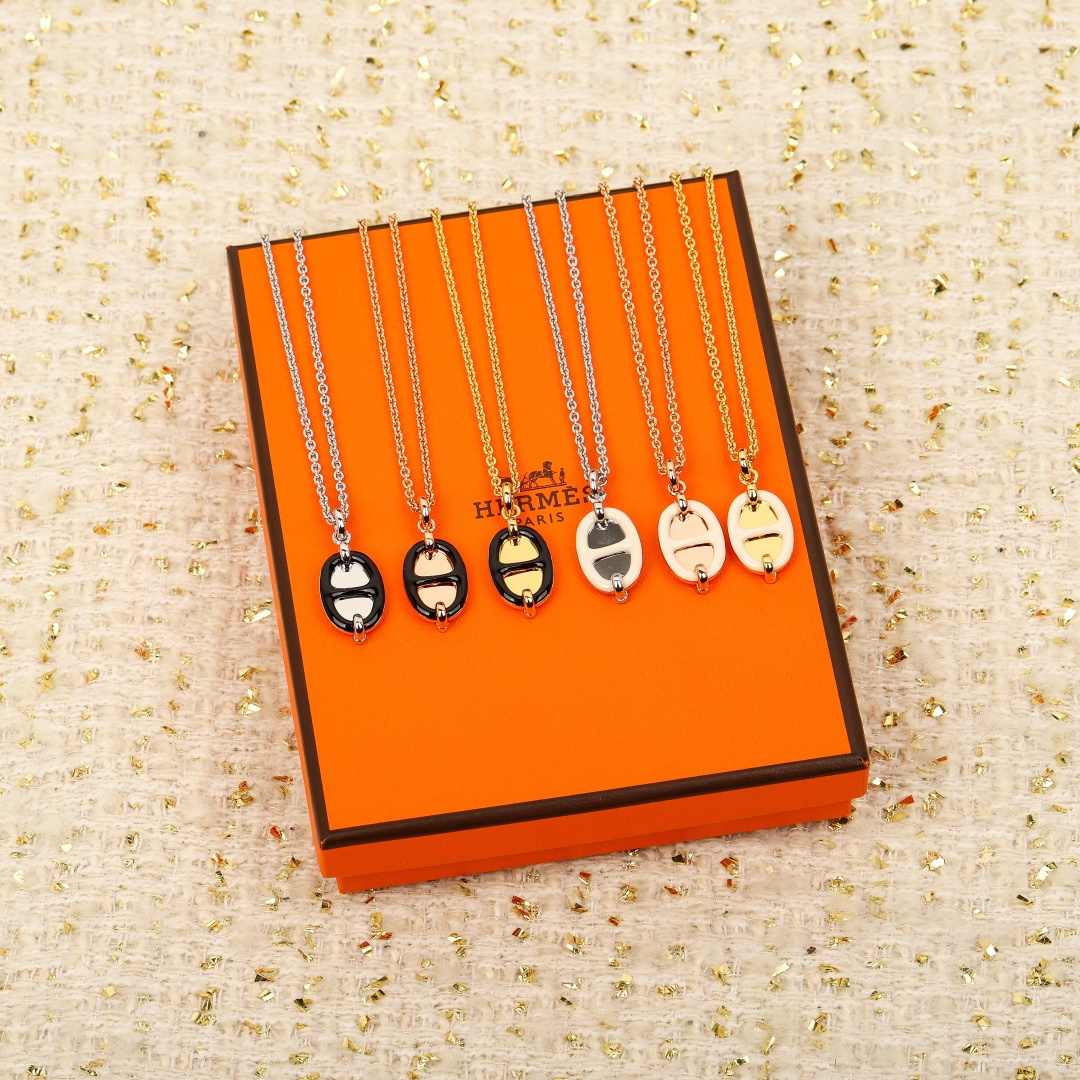 【】猪鼻子项链 官网5600， 可订做18K真金真钻版，只做对版真金货，价询客Fu【猪鼻子🐽滴油项链】9