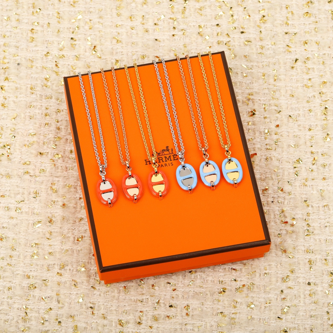 【】猪鼻子项链 官网5600， 可订做18K真金真钻版，只做对版真金货，价询客Fu【猪鼻子🐽滴油项链】9