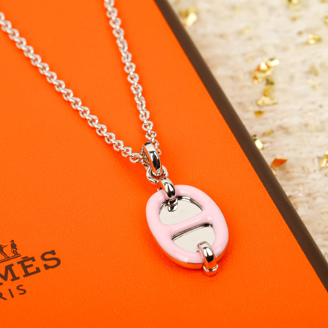 【】猪鼻子项链 官网5600， 可订做18K真金真钻版，只做对版真金货，价询客Fu【猪鼻子🐽滴油项链】9