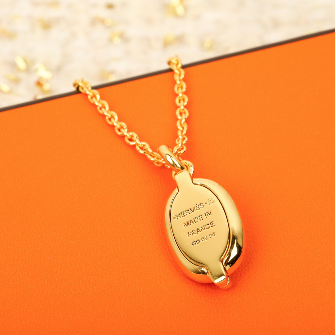 【】猪鼻子项链 官网5600， 可订做18K真金真钻版，只做对版真金货，价询客Fu【猪鼻子🐽滴油项链】9