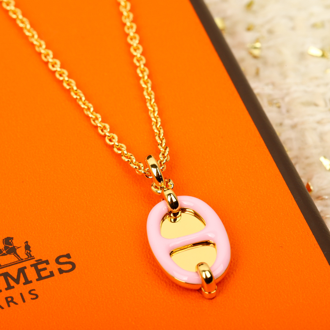 【】猪鼻子项链 官网5600， 可订做18K真金真钻版，只做对版真金货，价询客Fu【猪鼻子🐽滴油项链】9