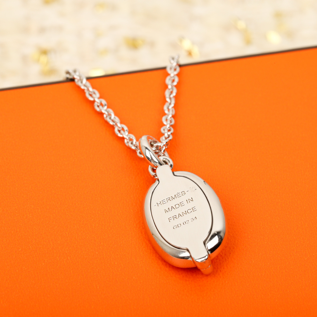 【】猪鼻子项链 官网5600， 可订做18K真金真钻版，只做对版真金货，价询客Fu【猪鼻子🐽滴油项链】9