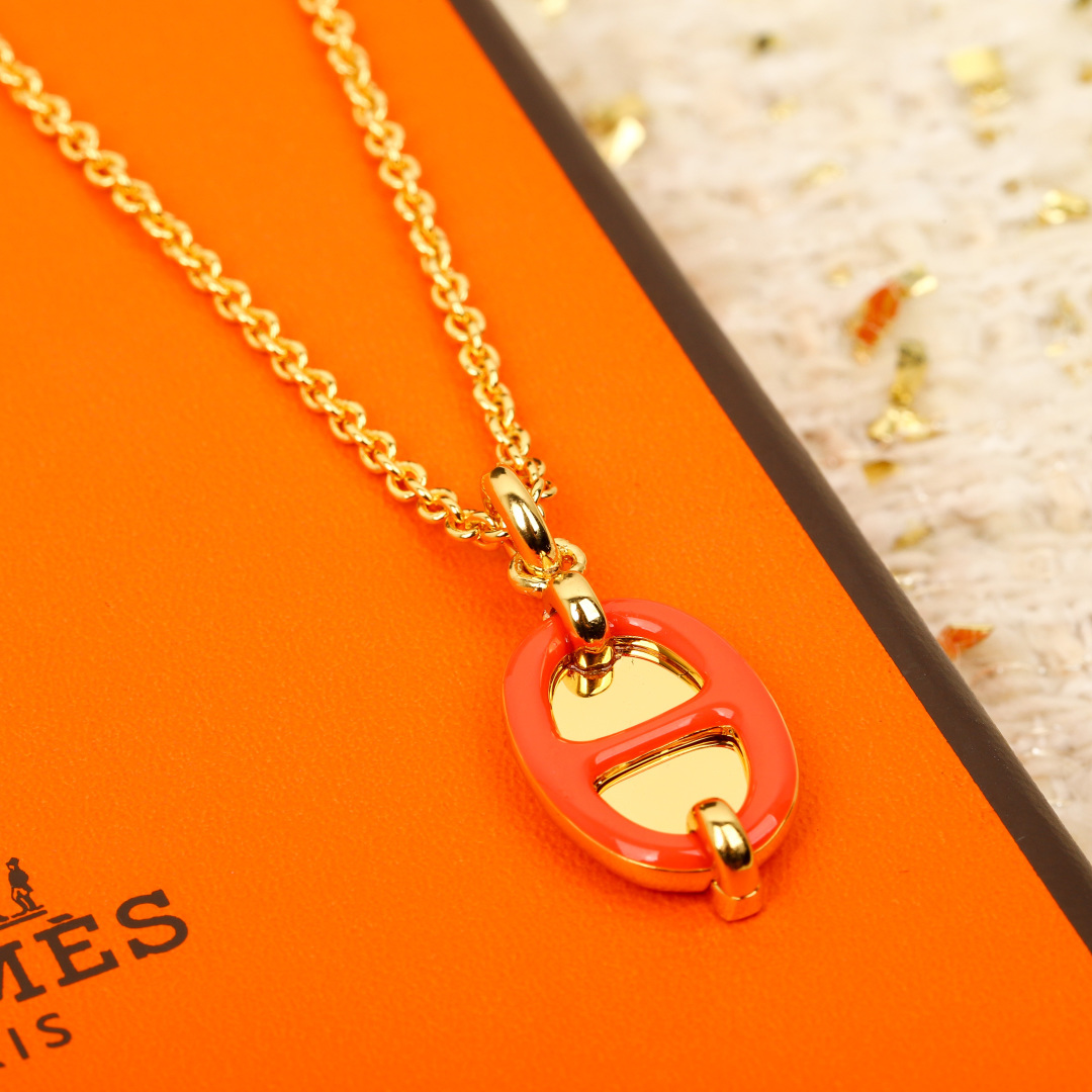 【】猪鼻子项链 官网5600， 可订做18K真金真钻版，只做对版真金货，价询客Fu【猪鼻子🐽滴油项链】9