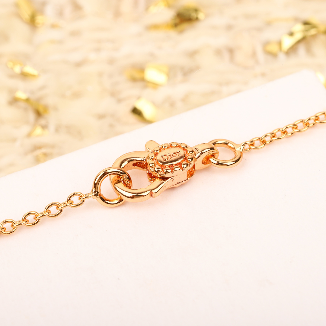 【】，八芒星项链，可订做真金真钻，只做对版官网真金货，Pk市面各种金货❗️量大咨询客FuÉtoile d