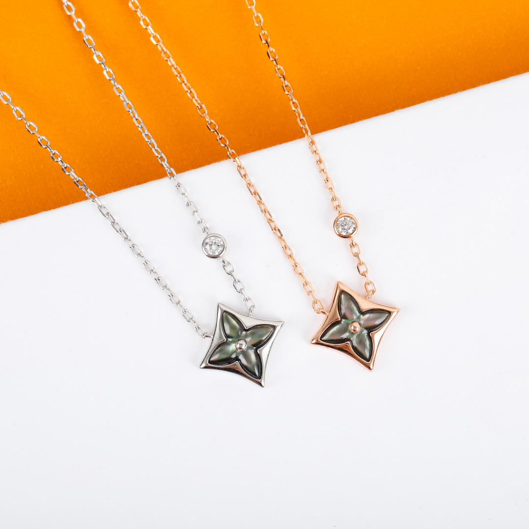 【】【官网限量版红玉髓项链，手链】现货❗️SuPer无敌显白的红玉髓限量版项链，终于出货了😋限量版项链由