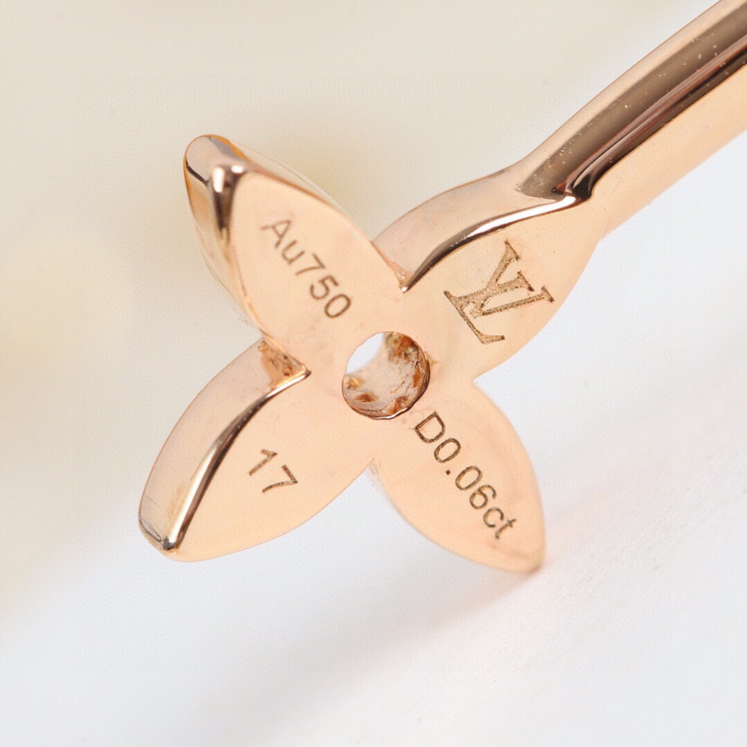 【纯银精工版电0.5咪金】louls vulttoN 系列很是推荐，上手非常的简约大方！这次工艺，不再是