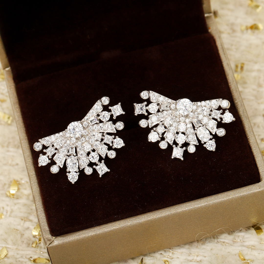 【】量大咨询客Fu❗️【彩宝系列-扇形钻石耳环】通体925纯银保色度做到目前市面最优！！独家配方！！里里