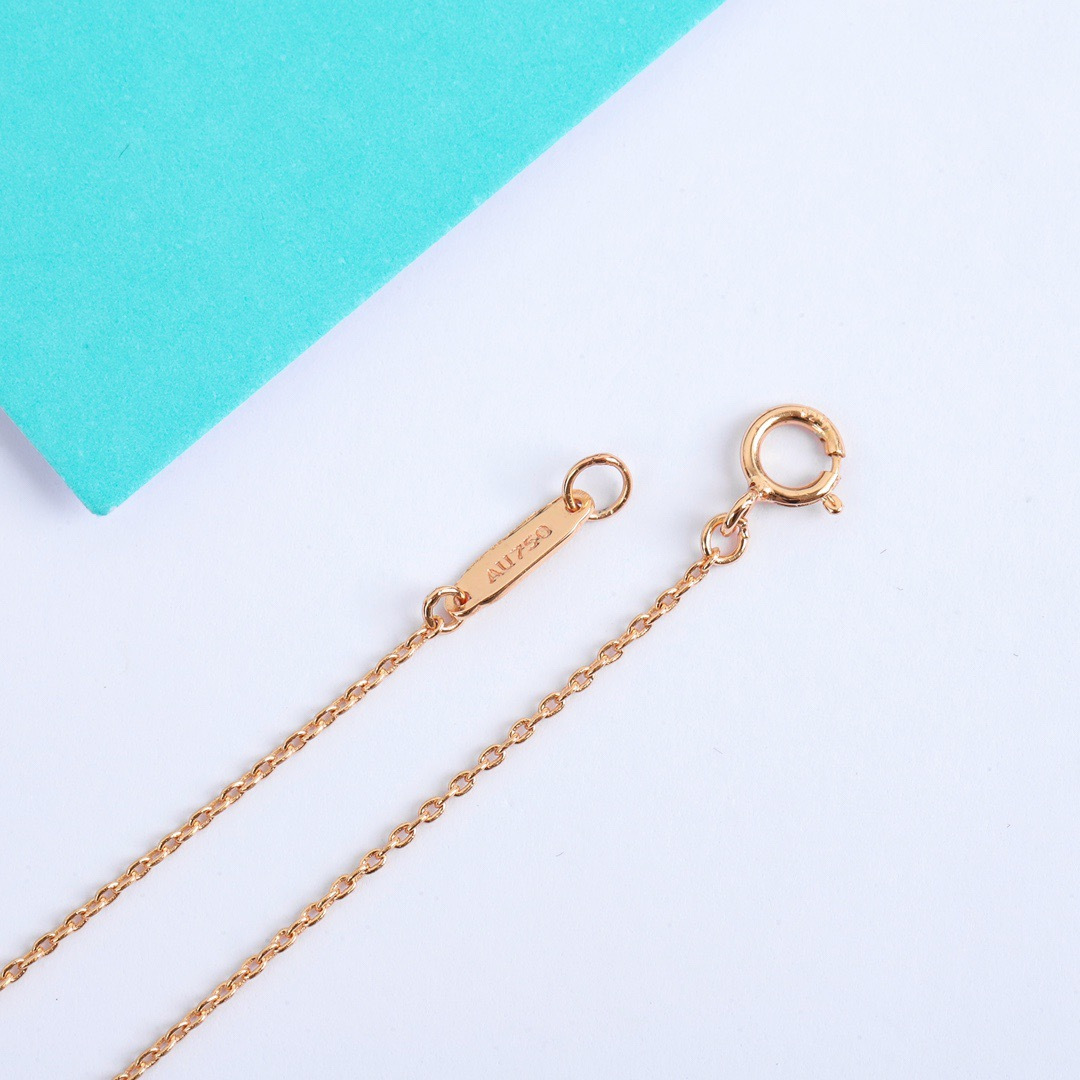 【】官网为珠宝类，真金真钻，可订制真金真钻版，只做有官网开发的对版货，真金真钻价格咨询客Fu【纯银精工灭