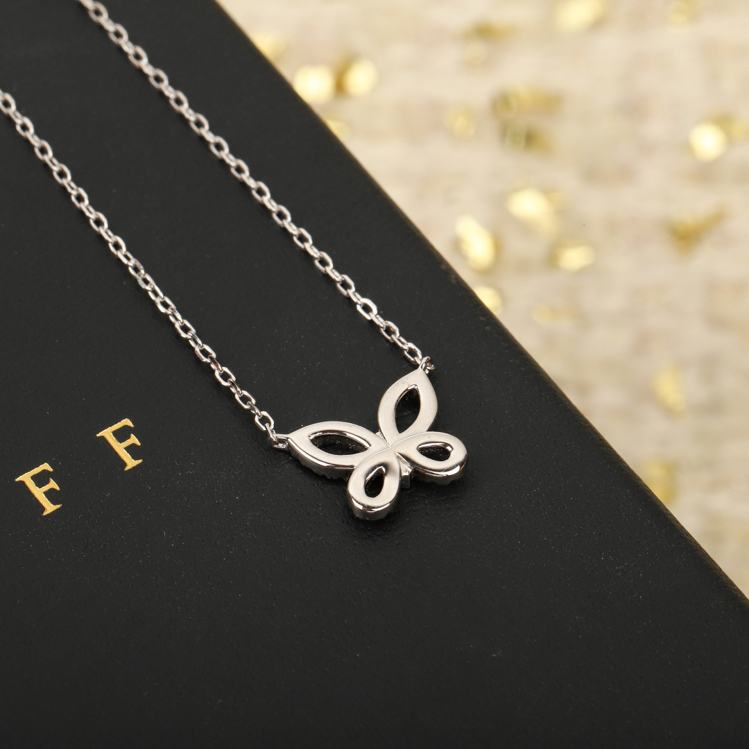 【】幻影蝴蝶mini项链，可订做18K真金真钻版，只做对版真金货，价询客Fu，Pk市面各种金货❗️优雅的