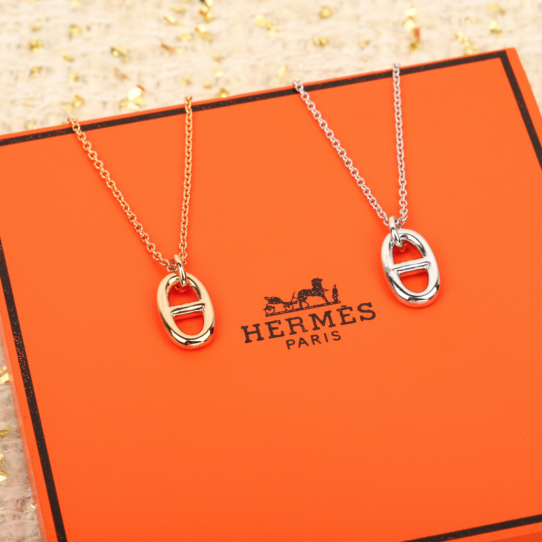 【】爱马仕Hermes系列猪鼻子项链🐽①实实在在购入官网打版做货，还原度达到百分之95-98左右②官网两