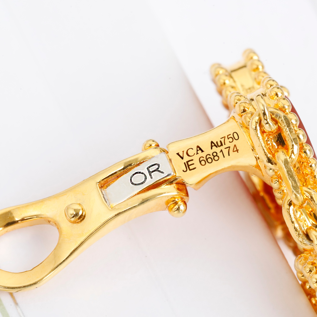 【】双花耳扣不带钻 官网。50000+ 认准唯一一家真正购入珠宝类官网开发的，可订做真金真钻，只做对版官