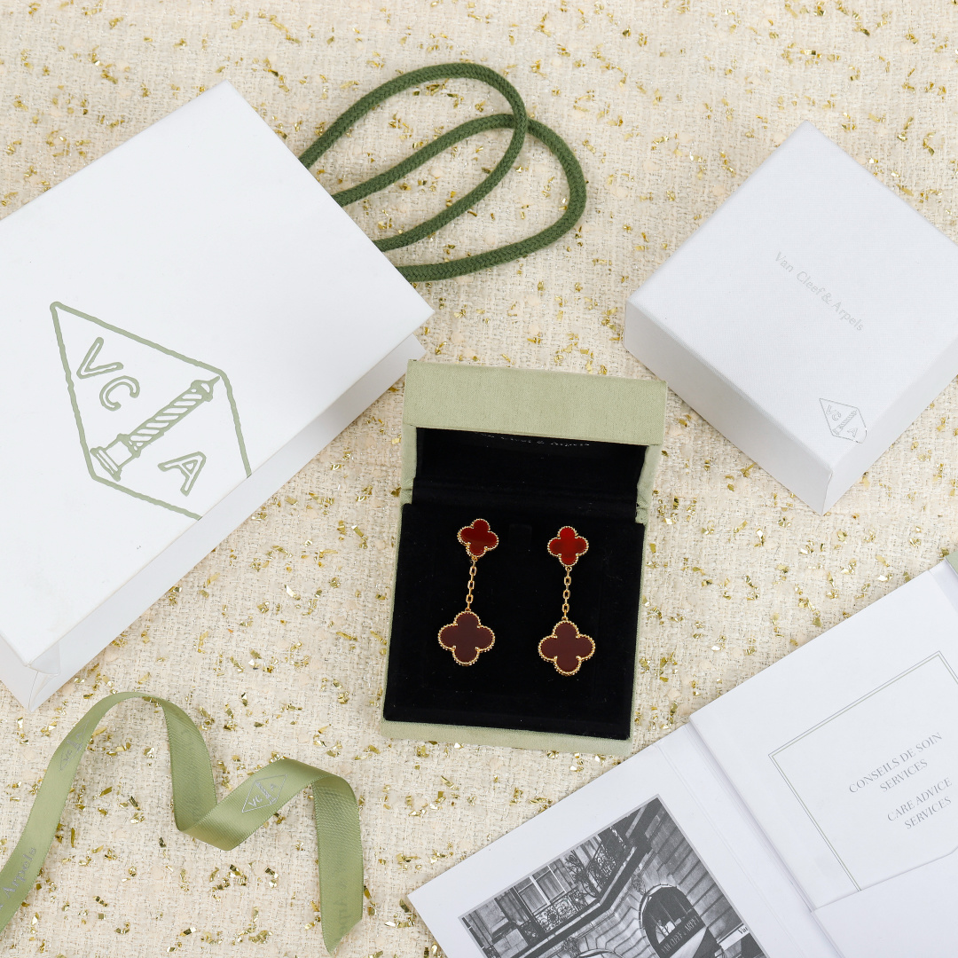 【】双花耳扣不带钻 官网。50000+ 认准唯一一家真正购入珠宝类官网开发的，可订做真金真钻，只做对版官