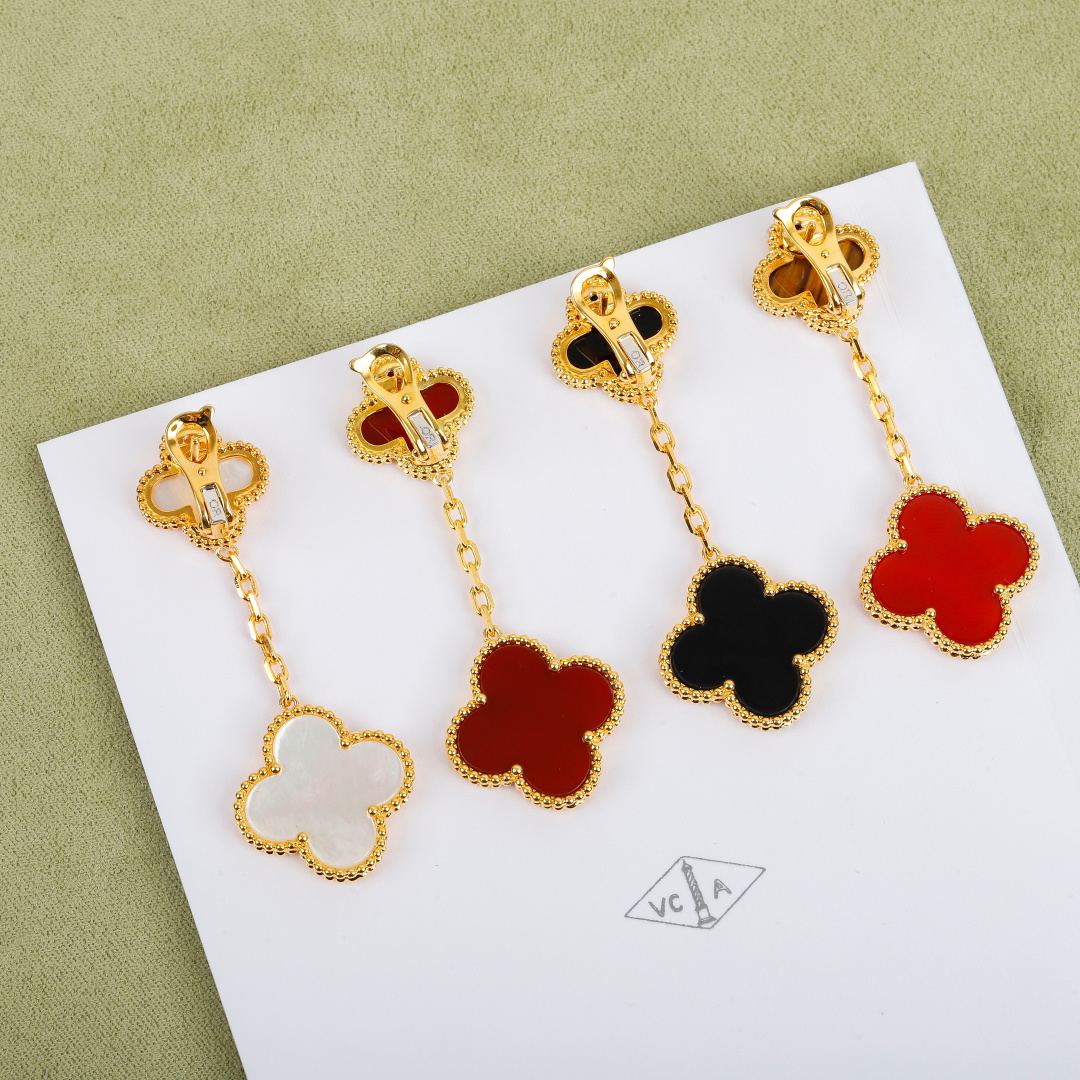 【】双花耳扣不带钻 官网。50000+ 认准唯一一家真正购入珠宝类官网开发的，可订做真金真钻，只做对版官