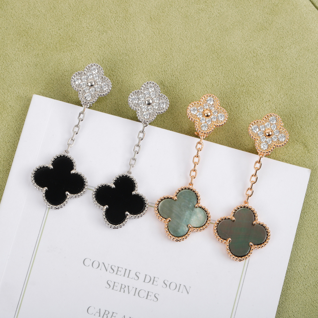 【】三花耳扣带钻 官网。 110 000+ 认准唯一一家真正购入珠宝类官网开发的，可订做真金真钻，只做对