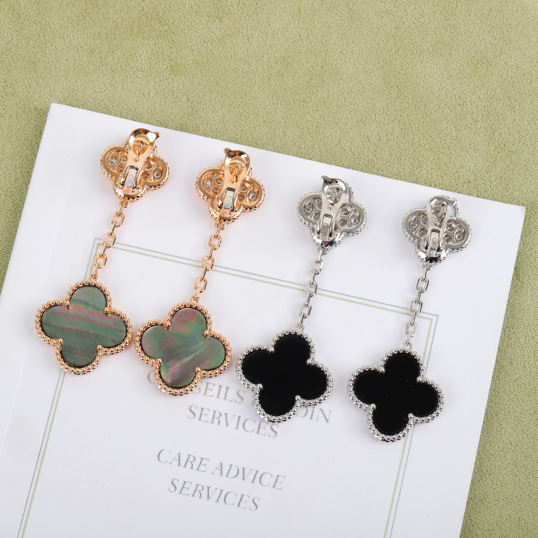 【】三花耳扣带钻 官网。 110 000+ 认准唯一一家真正购入珠宝类官网开发的，可订做真金真钻，只做对