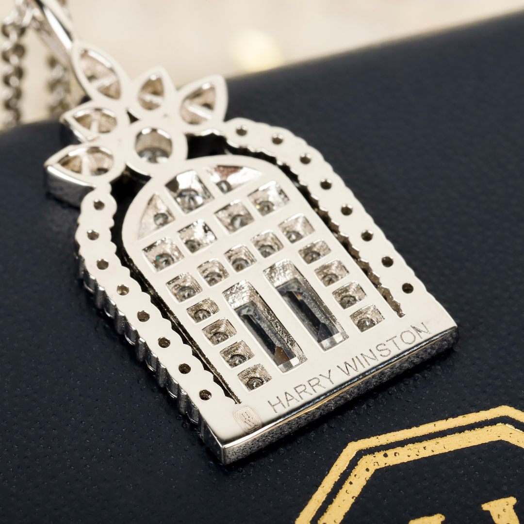 【】幸运之门项链，可以订制真金真钻，量大咨询客Fu！日常佩戴的别致珠宝中向品牌的光辉历史以及珍贵传承致以