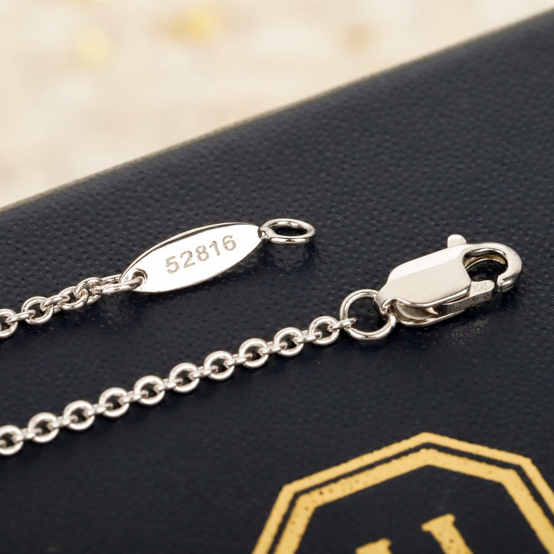 【】幸运之门项链，可以订制真金真钻，量大咨询客Fu！日常佩戴的别致珠宝中向品牌的光辉历史以及珍贵传承致以