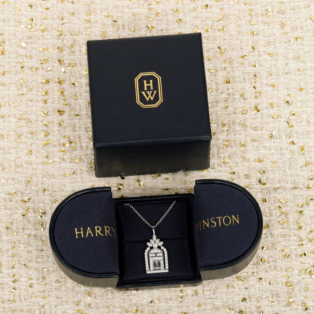 【】幸运之门项链，可以订制真金真钻，量大咨询客Fu！日常佩戴的别致珠宝中向品牌的光辉历史以及珍贵传承致以