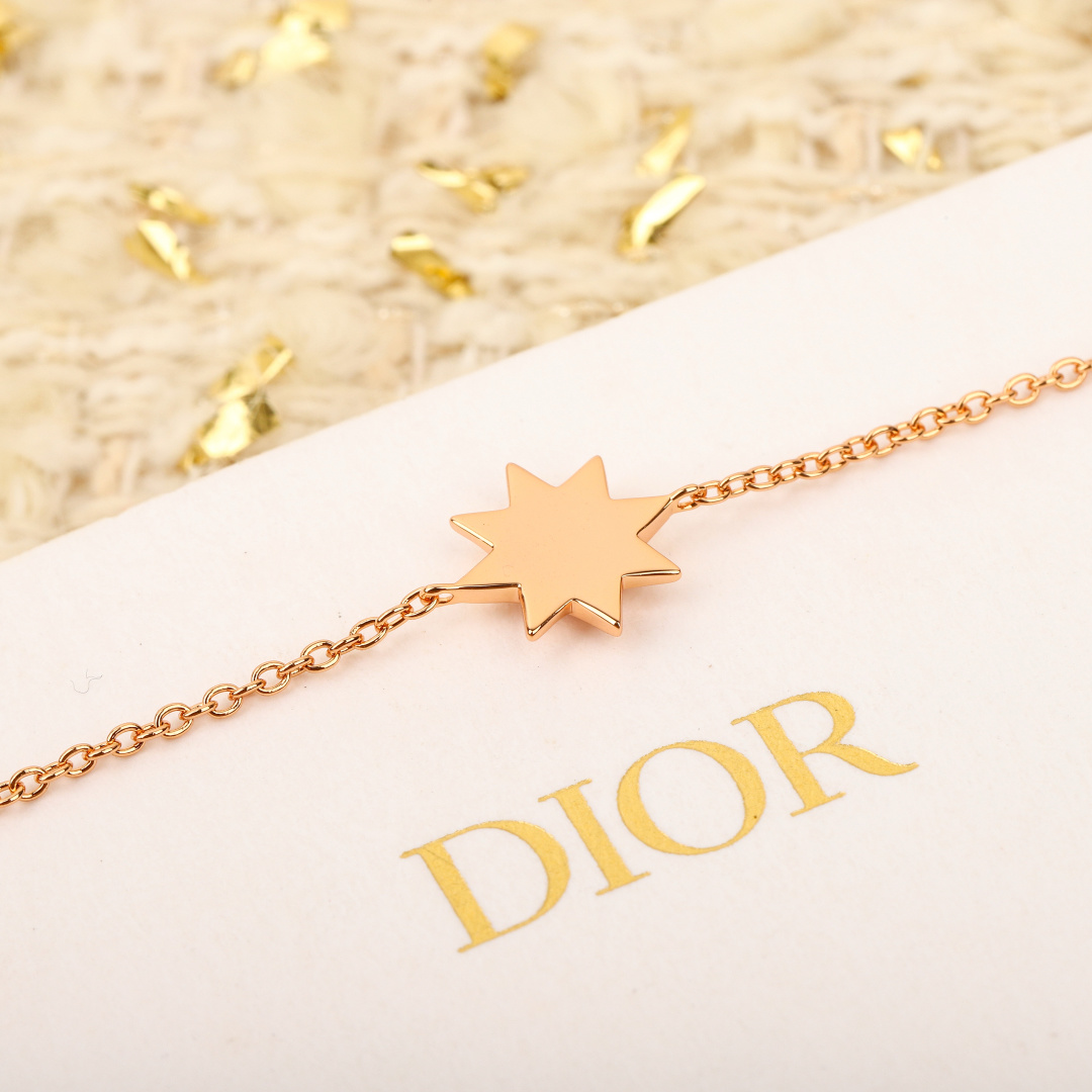 【】，八芒星手链，可订做真金真钻，只做对版官网真金货，Pk市面各种金货❗️量大咨询客FuÉtoile d