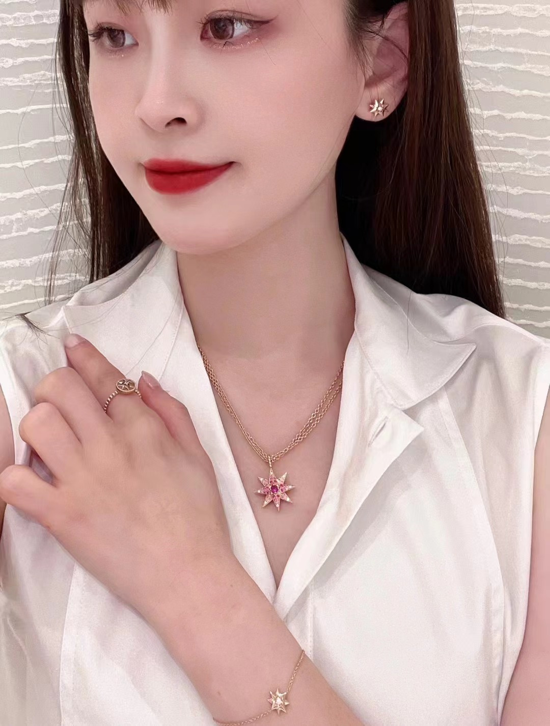 【】，八芒星手链，可订做真金真钻，只做对版官网真金货，Pk市面各种金货❗️量大咨询客FuÉtoile d