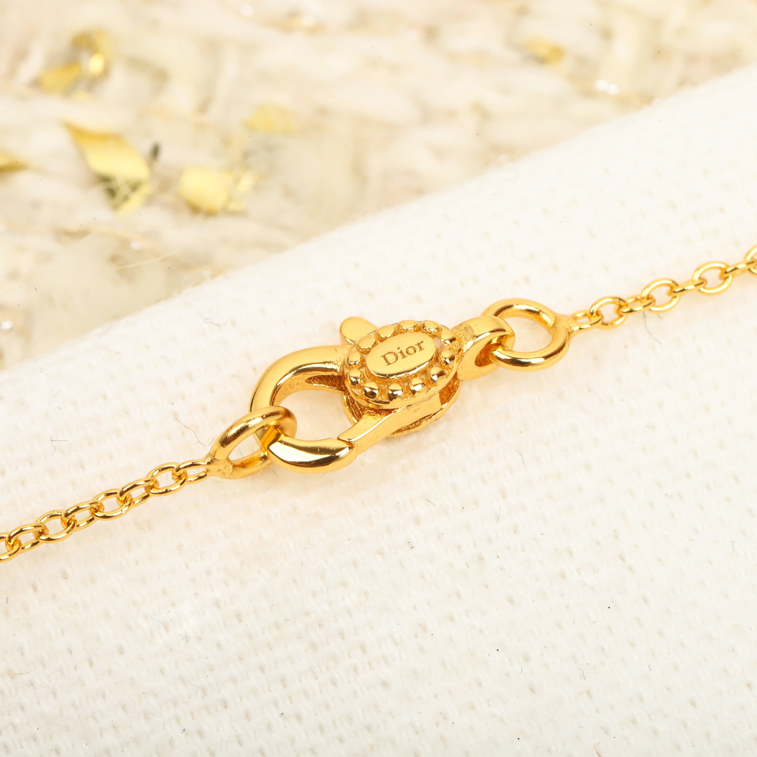 【】罗盘带钻项链， 可订做18K真金真钻版，只做对版真金货，价询客Fu，Pk市面各种金货❗️维多利娅·德