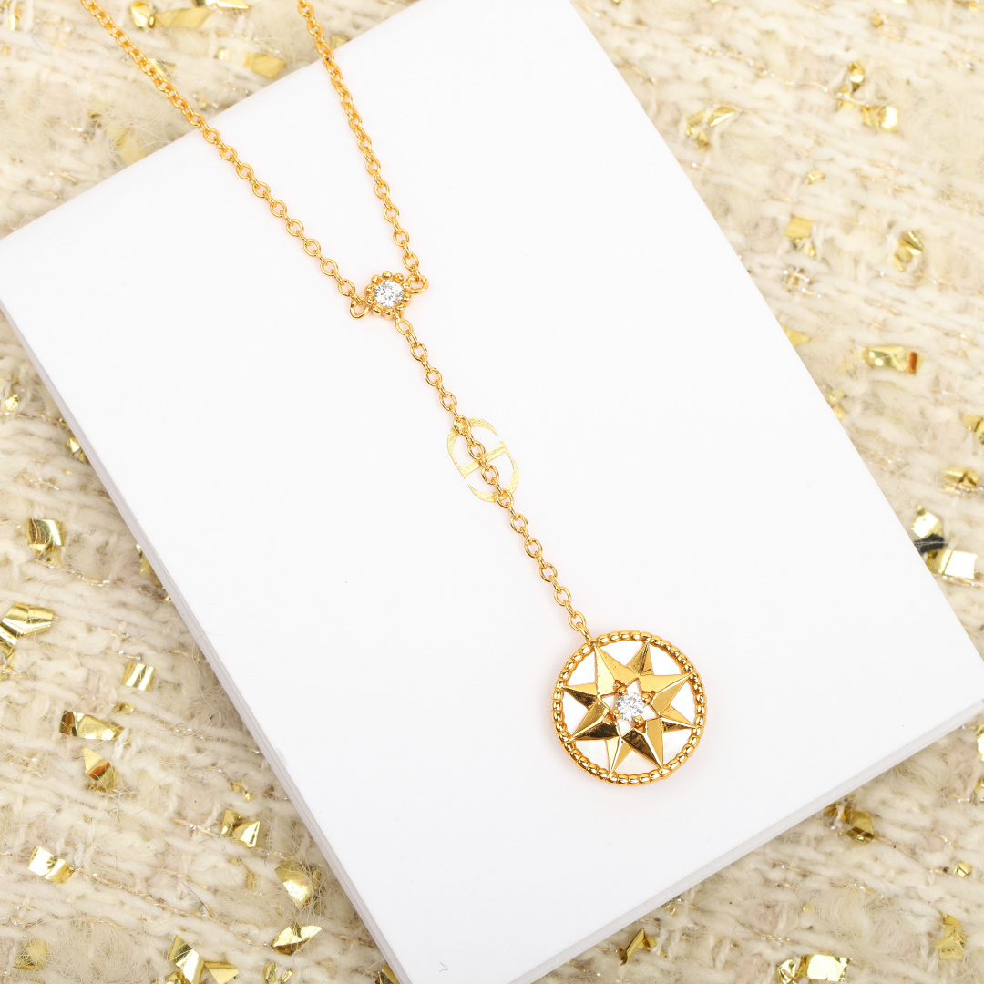 【】罗盘带钻项链， 可订做18K真金真钻版，只做对版真金货，价询客Fu，Pk市面各种金货❗️维多利娅·德