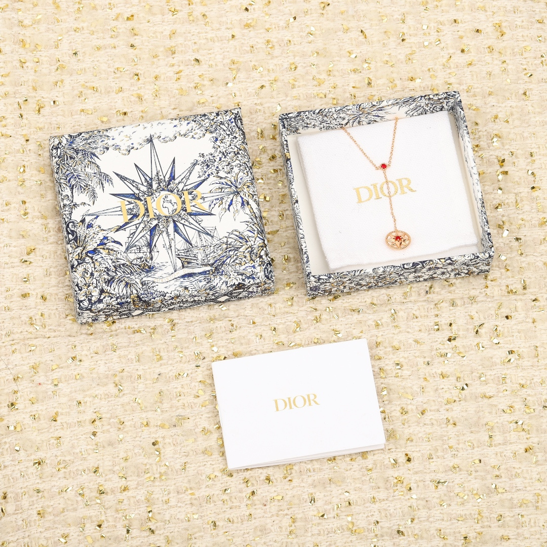 【】罗盘带钻项链， 可订做18K真金真钻版，只做对版真金货，价询客Fu，Pk市面各种金货❗️维多利娅·德