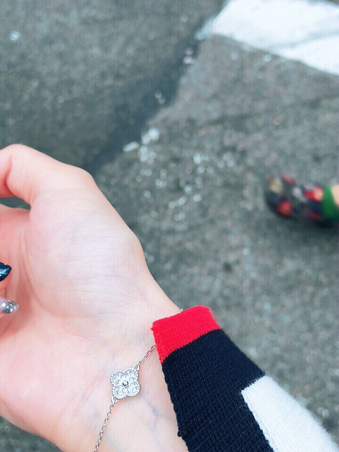 【】单花带钻手链 官网为真金真钻的珠宝类，可订做真金真钻版，价询客Fu精工纯银➕厚金电镀，❗⭕终于给我做