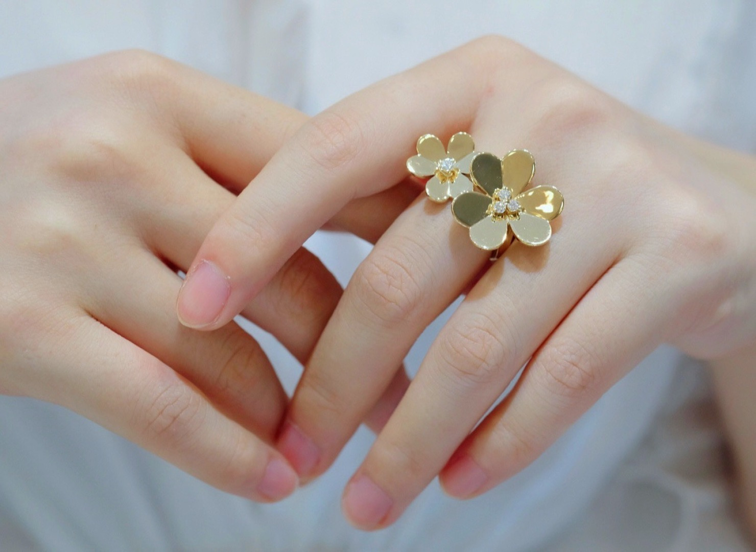 【】三叶草开口戒指 官网。44 000+ ，可订做18K真金真钻版，只做对版真金货，价询客FuFrivo