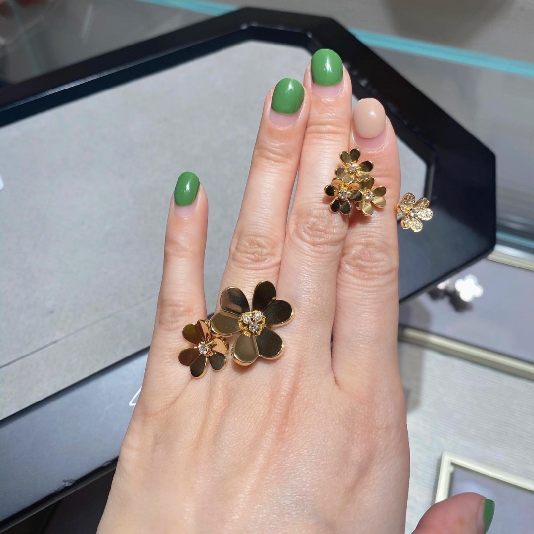 【】三叶草开口戒指 官网。44 000+ ，可订做18K真金真钻版，只做对版真金货，价询客FuFrivo