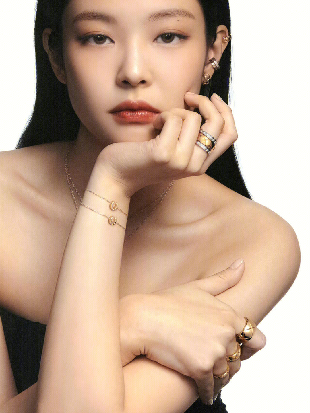 【】王一博同款coco小金豆项链 ，可订做18K真金真钻版，只做对版真金货，价询客Fu受绗缝图案启发的系