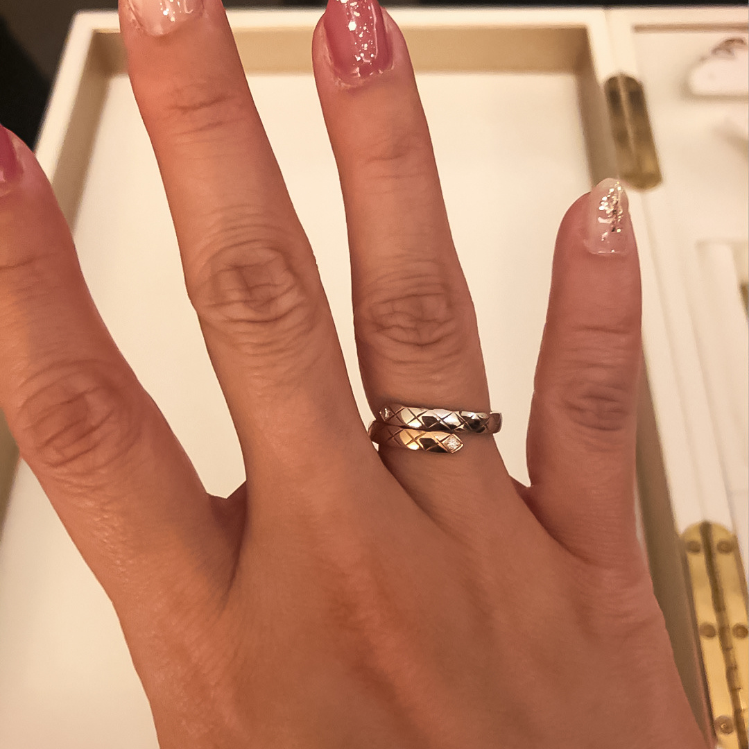 【】菱格双色戒指 官网。23 800+ 认准真正购入珠宝类官网开发的，只做对版的❗️可以订制真金真钻，量