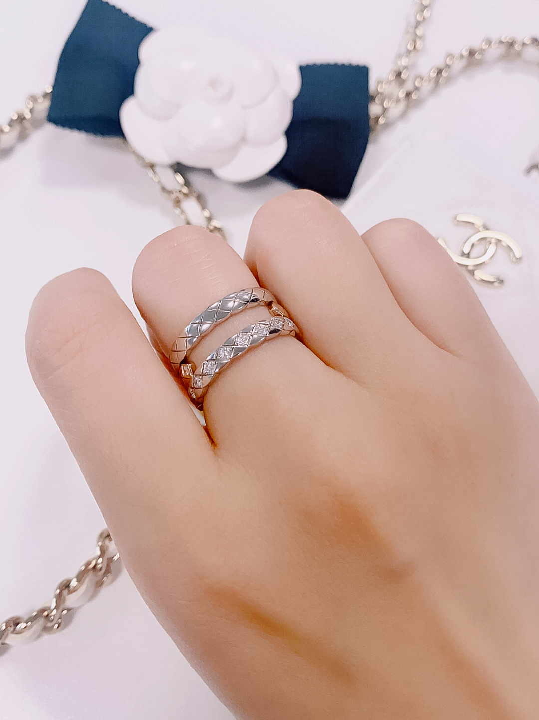 【】菱格双色戒指 官网。23 800+ 认准真正购入珠宝类官网开发的，只做对版的❗️可以订制真金真钻，量